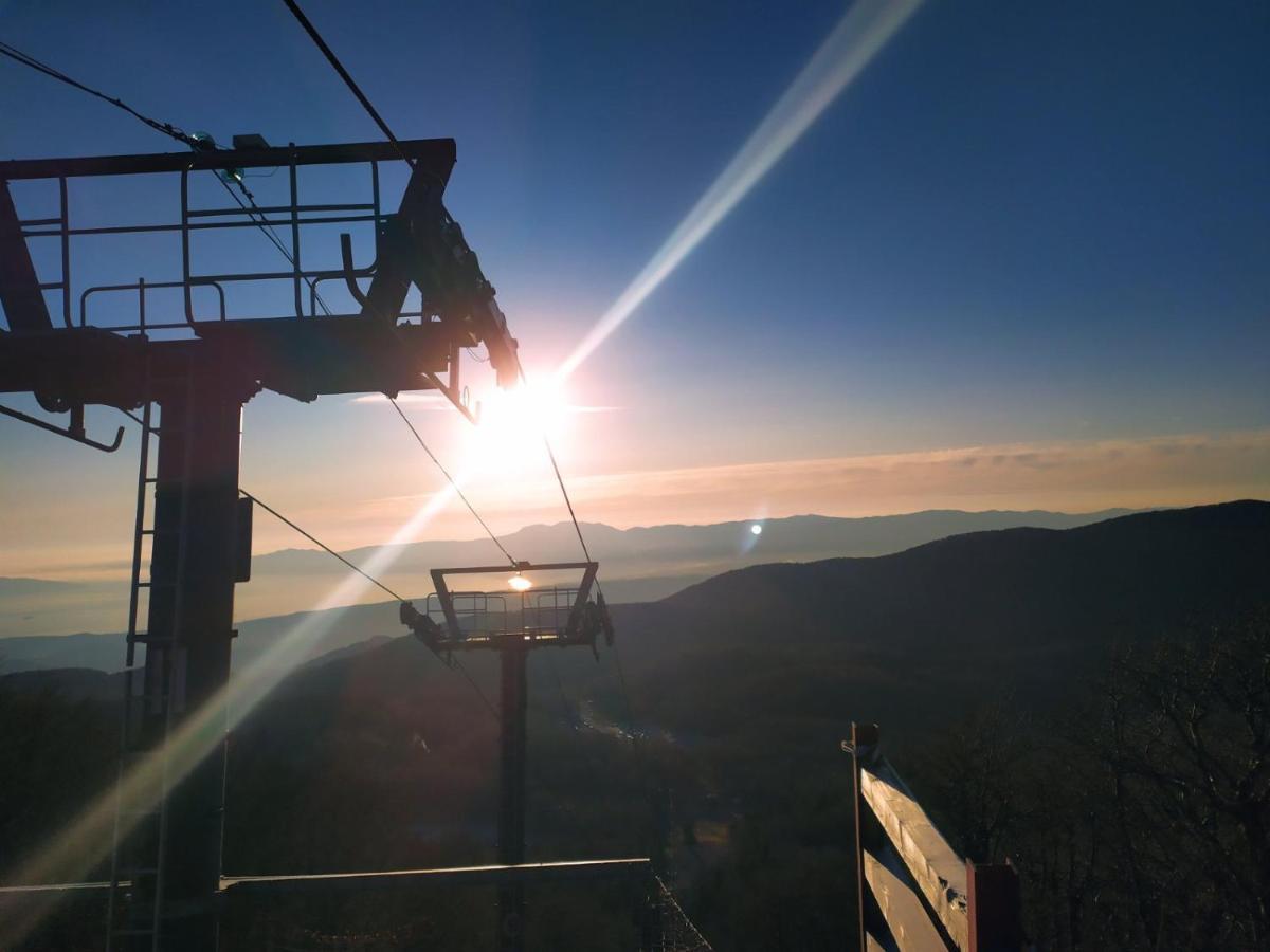 Great Mountain B&B Platak מראה חיצוני תמונה